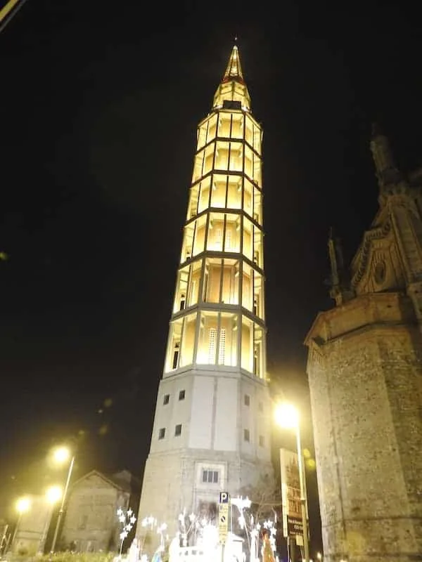Duomo di Mortegliano: l'ottagono neogotico dei Santi Pietro e Paolo e il campanile più alto d'Italia - Arte & Cultura in Friuli Venezia Giulia