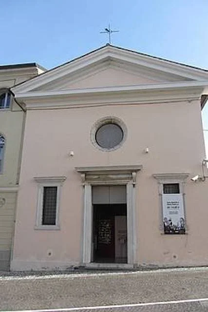 Santa Maria dei Battuti a Cividale: la chiesa della confraternita dei Flagellanti in Borgo di Ponte, la facciata degli Asturi e la pala di Pellegrino da San Daniele - Arte & Cultura in Friuli Venezia Giulia