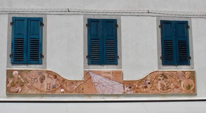 Aiello del Friuli, il paese delle meridiane: un centinaio di orologi solari sui muri della Bassa - Arte & Cultura in Friuli Venezia Giulia