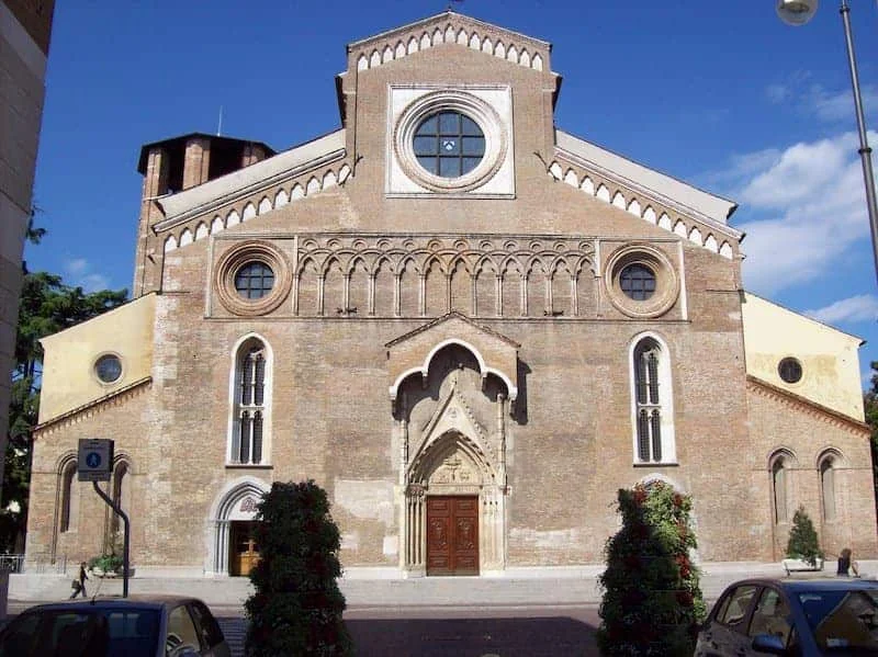 Duomo di Udine: dalla chiesa di Bertoldo alla cattedrale barocca, il Tiepolo nelle cappelle, il presbiterio dei Manin e il Museo del Duomo - Arte & Cultura in Friuli Venezia Giulia