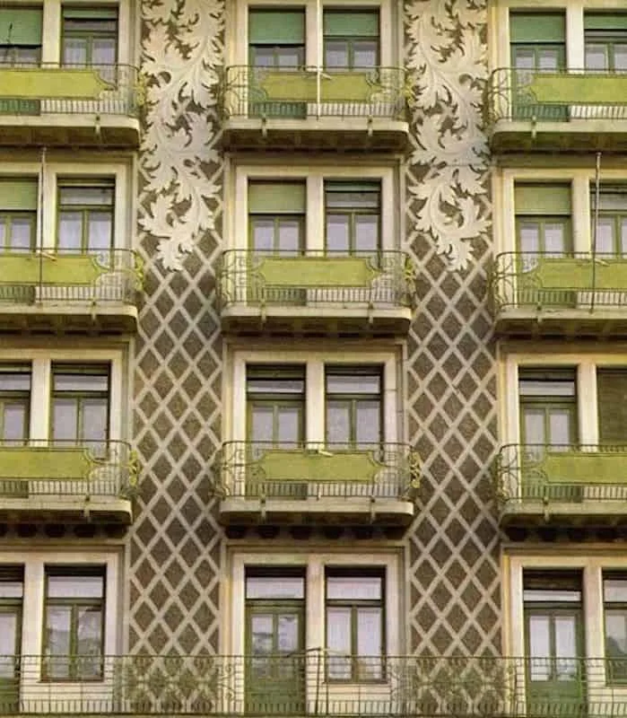 Il Liberty di Trieste tra austerità e motivi floreali: Casa Terni-Smolars, Casa Bartoli di Max Fabiani, Palazzo Viviani Gilberti e le statue di Rathmann - Arte & Cultura in Friuli Venezia Giulia