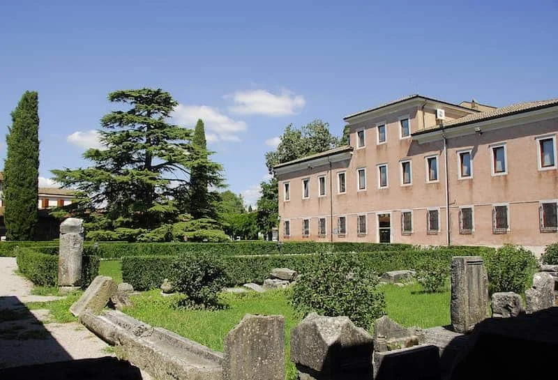 Museo Archeologico Nazionale di Aquileia: la villa Cassis Faraone, la statua del Navarca e le gemme romane - Arte & Cultura in Friuli Venezia Giulia