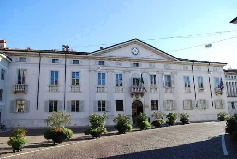 Palazzo Attems Santa Croce a Gorizia: il primo palazzo di Nicolò Pacassi, i Ritter de Zahony e il municipio con il suo giardino - Arte & Cultura in Friuli Venezia Giulia