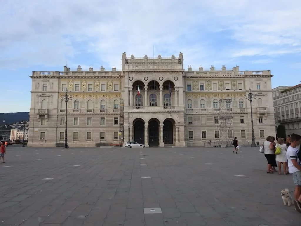 Il Palazzo del Governo di Trieste: la Luogotenenza di Emil Artmann, i mosaici di Giuseppe Straka e i saloni della Prefettura - Arte & Cultura in Friuli Venezia Giulia