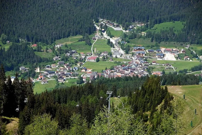 Camporosso in Valcanale: il paese sullo spartiacque fra Adriatico e Mar Nero, la stazione romana sulla sella e le campane portate via nel 1917 - Borghi & Città in Friuli Venezia Giulia