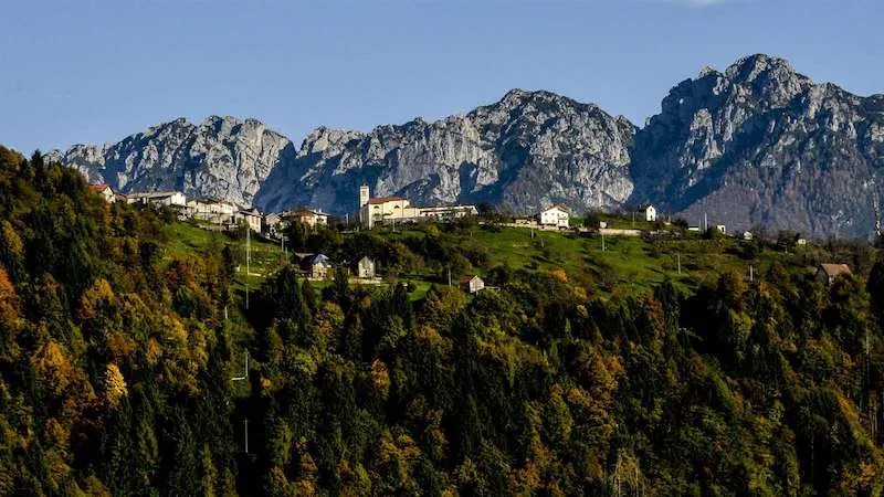 Arta Terme: l'Acqua Pudia che curò Carducci, le chiese di Piano d'Arta, il villaggio dei pagàns di Cjarsovàlas e le distillerie di Cabia - Borghi & Città in Friuli Venezia Giulia