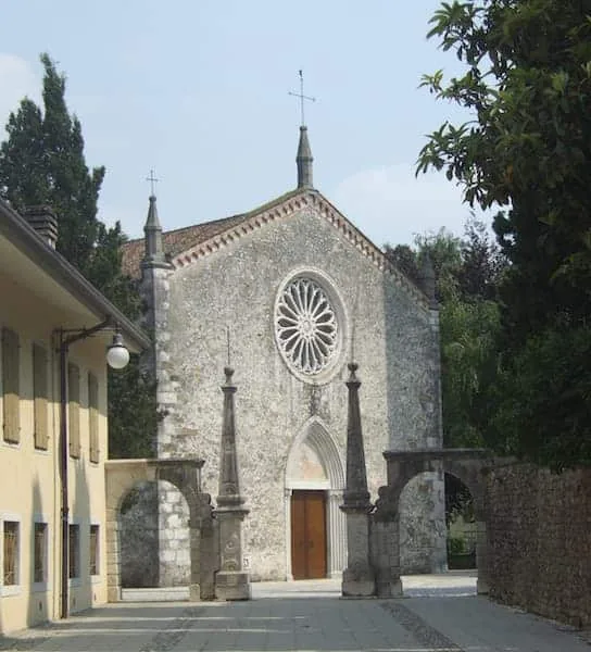 Maniago, la città del coltello: i battiferri sulla roggia del 1453, il duomo di San Mauro e il castello sul colle di San Giacomo - Borghi & Città in Friuli Venezia Giulia