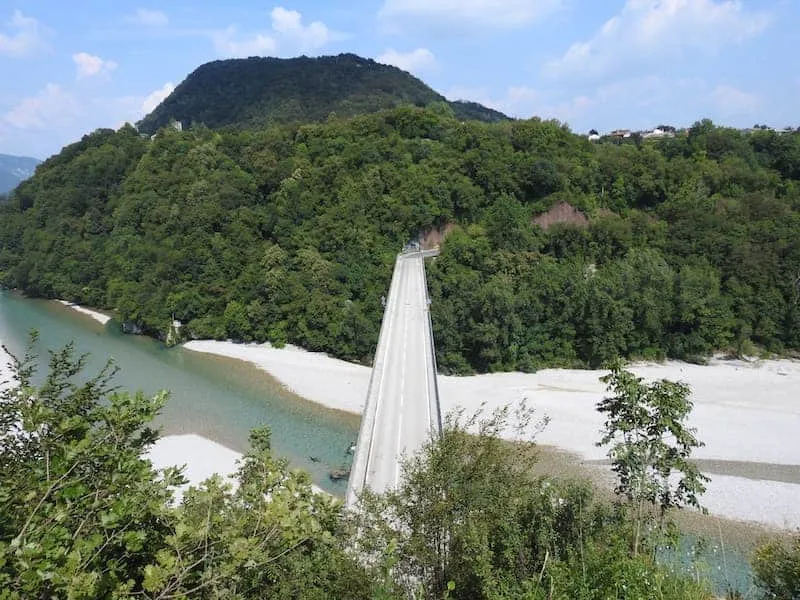 Pinzano al Tagliamento: il guado della Stretta, il Pordenone di Valeriano, il castello dei Savorgnan e l'Ossario incompiuto - Borghi & Città in Friuli Venezia Giulia