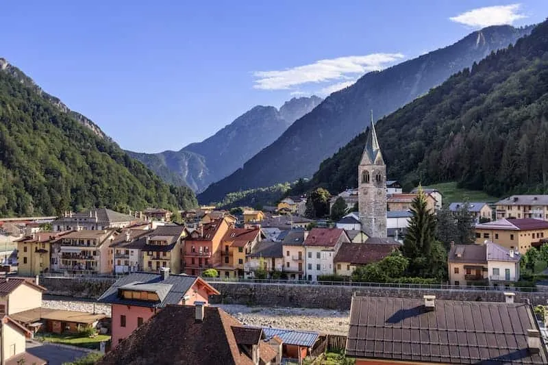 Pontebba: il ponte sul vecchio confine, il Flügelaltar del 1517 e i fossili di Pramollo - Borghi & Città in Friuli Venezia Giulia