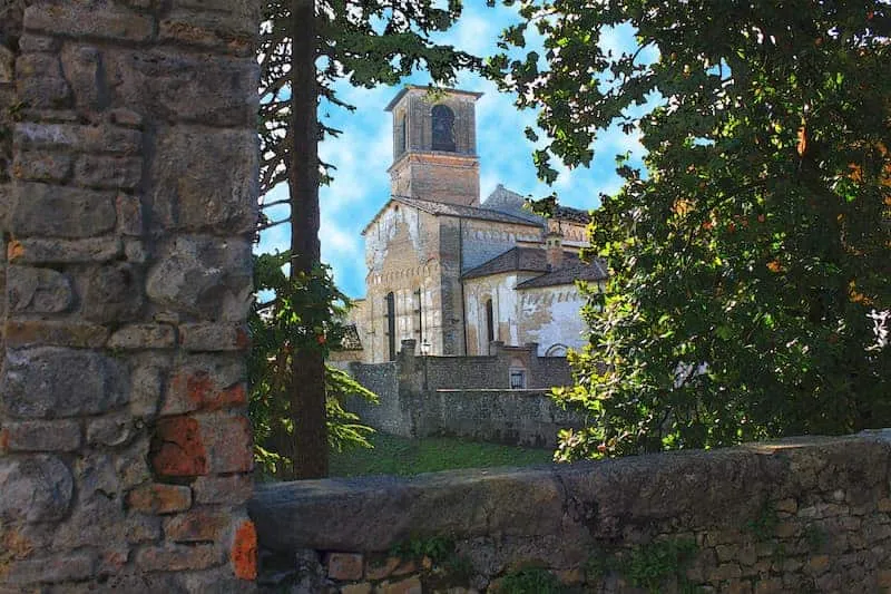 Spilimbergo, il castello del falco sul Tagliamento: Corso Roma fra le torri, il duomo del 1284, la Macia incisa sulla colonna, il Palazzo Dipinto e la città del mosaico - Borghi & Città in Friuli Venezia Giulia