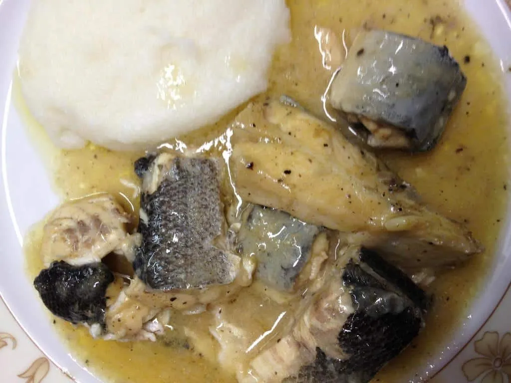 Boreto alla graisana: il pesce dei casoni di Grado con aglio, aceto e pepe, senza pomodoro - Gastronomia & Vino in Friuli Venezia Giulia