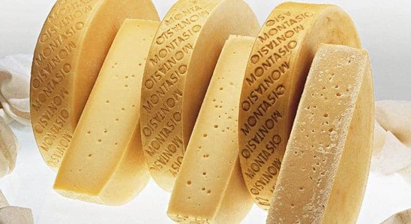 Il formaggio Montasio DOP: dai monaci di Moggio al listino di San Daniele del 1773, le quattro stagionature dal fresco allo stravecchio - Gastronomia & Vino in Friuli Venezia Giulia