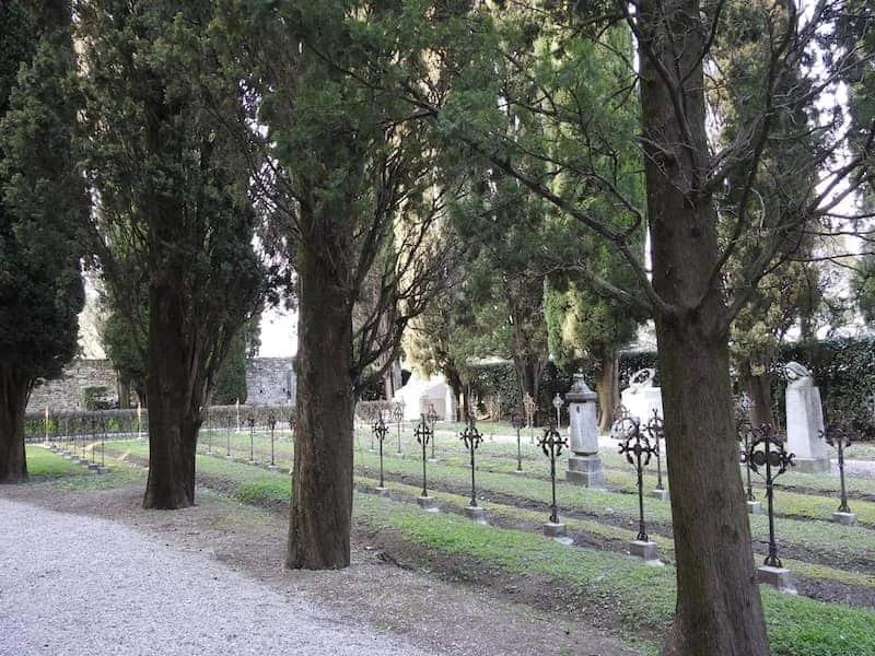 Il Cimitero degli Eroi di Aquileia: i Dieci Militi Ignoti e la madre che scelse l'undicesimo - Grande Guerra in Friuli Venezia Giulia
