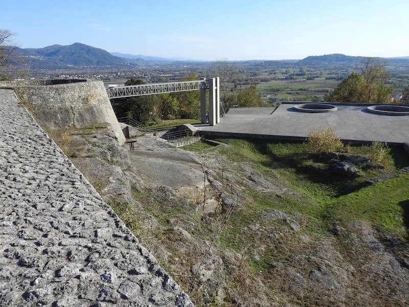 Il Forte di Osoppo: dalle orme di quattro milioni di anni fa ai Savorgnan, a Napoleone e al 1848 - Storia in Friuli Venezia Giulia