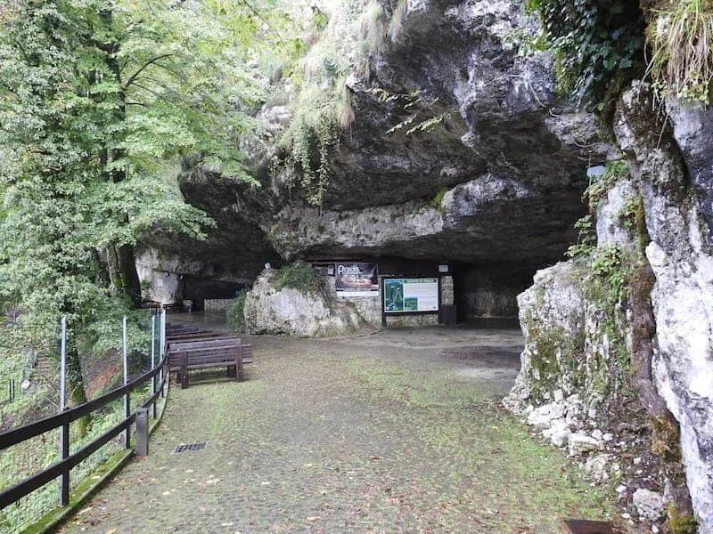 Grotte di Pradis a Clauzetto: l'Orrido del Cosa, il Tempio dello Speleologo, i Neanderthal del Rio Secco e il Museo della Grotta - Storia in Friuli Venezia Giulia